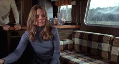 - Why are we slowing down?
- What is it? - Race with the Devil