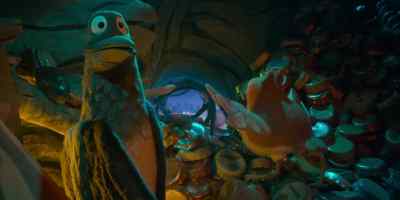 - Why aren't you flying?
- Oof! - Robin Robin