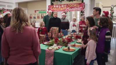 Why aren't you happy, Mom? - Haul Out the Holly: Lit Up