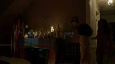 - Why aren't you in bed?
- Mom, it was in Grandma's room. - Eli Roth Presents: A Ghost Ruined My Life