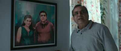 Why bother looking in the mirror? - Hum Do Hamare Do
