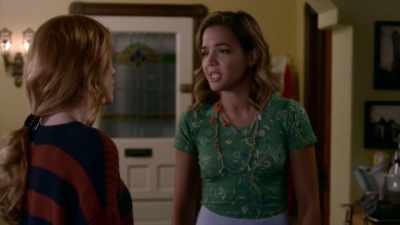 Why can't you get that maybe
I don't wanna watch you - Famous in Love