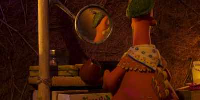 Why can't I go up my tree anymore?
What's this meeting about? - Chicken Run: Dawn of the Nugget
