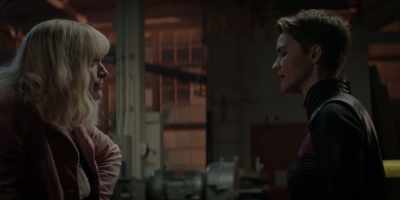 WHY CAN'T YOU ACCEPT ME
FOR WHO I AM? - Batwoman