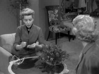 Why, that center emerald alone
has to be at least 10 carats. - Alfred Hitchcock Presents
