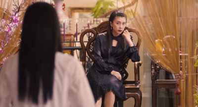 Why did you choose
a man over your power? - The Confidence Man JP - The Movie -