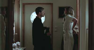 - Why do I always have to go see him?
- He's not coming? - The Worst Person in the World