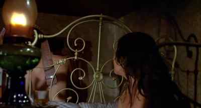 - Why do you keep looking out the window?
- Ah, why don't you take a rest. - Barquero