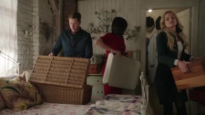 Why do women keep their shoe boxes? - Once Upon a Time