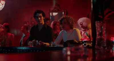- Why does he do it then?
- How the hell can I know? - El Angel