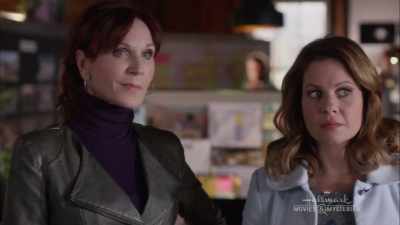 Why doesn't anyone
believe me? - Last Scene Alive: An Aurora Teagarden Mystery