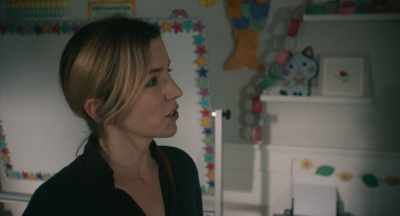 - Why doesn't she
just go to school? - Justine