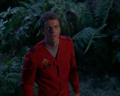 Why doesn't he stop? - Land of the Giants