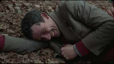 - Why don't you dig on your own?
- No, not on my own. - La Chimera