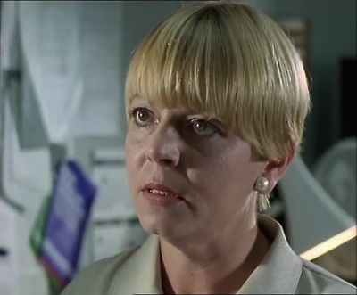 Why don't you give Mr Bailey back
his arm, Harris? - Inspector Morse