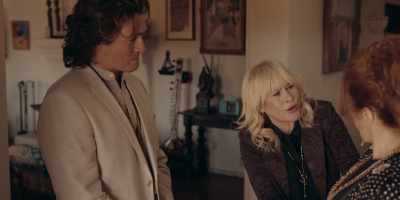 - Why don't you go call your guy?
- Oh, yes. Yes! Yes. - High Desert
