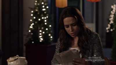 - Why don't I believe you?
- The gallery was empty - Crossword Mysteries: A Puzzle to Die For