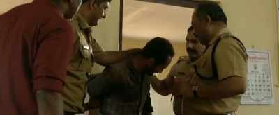 Why don't you just give back
the chain and get through this? - Thondimuthalum Driksakshiyum