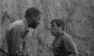 Why don't you ... Let go of the chain ! - The Defiant Ones