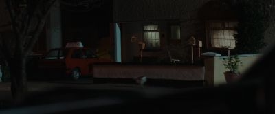 Why don't we see ghosts every day - Extra Ordinary