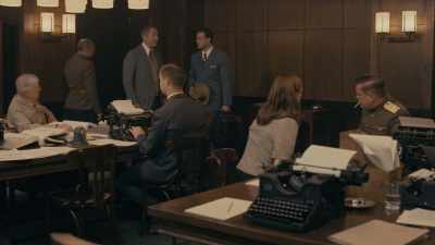 Why don't you take that spot over there
while I get you a cup of coffee? - Tokyo Trial