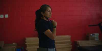 Why don't you
lower down the knife,
just lower the knife, - Navajo Police: Class 57