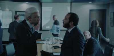 -Why?
-He's not answering my emails. - BlackBerry