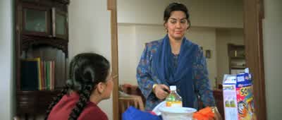 Why is my little one giggling away? - Dilwale Dulhania Le Jayenge