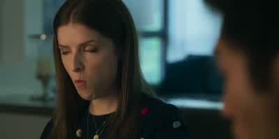 Why is this Caesarean salad so crunchy? - A Simple Favor