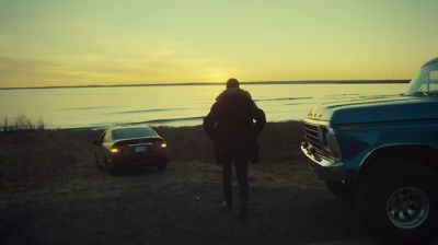 - Why isn't it working?
I just put gas in it. - Haven