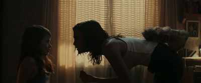 -Why?
-It's not yours, I've told you. - The Communion Girl