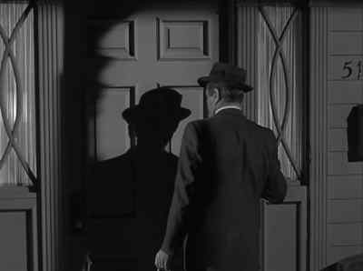 -Why lieutenant Roman.
-Good evening professor Jarvis. - Alfred Hitchcock Presents