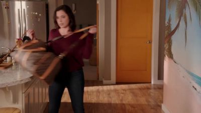 Why is Nathaniel leaving so sexy? - Crazy Ex-Girlfriend