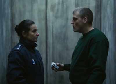 - Why not?
- I don't want to smoke. - Sons