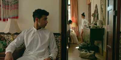 - Why not?!
- [Mariam exhales] - The Queen of My Dreams