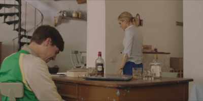 Why post the photo, but
keep the filming secret? - Signora Volpe