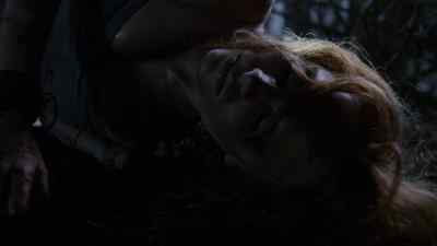 - Why is she not wearing the telo?
- I don't know. - Defiance