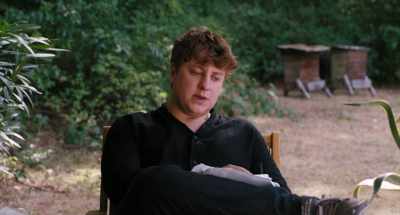 - Why is she worried?
- Because of the forest fires. - Afire