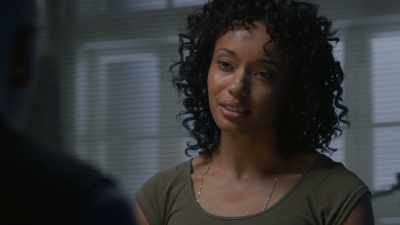 Why the hell did you let Eddie
mow your lawn barefoot? - NCIS: Sydney