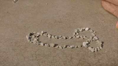 - Why?
- We're playing tic-tac-toe.
- Oh, OK. - FBOY Island NZ