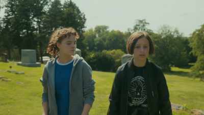 Why would she bring me flowers? - Paper Girls