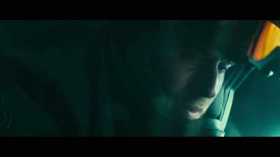 -Why would you do that?
-Well, 'cos you're kidnapping me. - Jackdaw