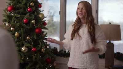 -Why would you have invited him?
-I-I didn't invite him. - Christmas on the Menu