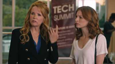 Why would Lee be meeting a new investor? - The Spencer Sisters