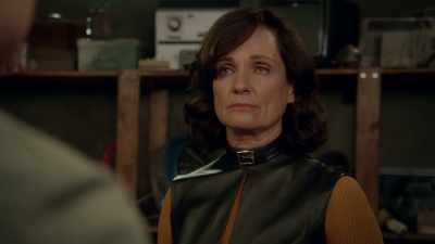 Why would you
put your life in danger again? - Ms Fisher's Modern Murder Mysteries