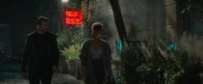 - Why were you meeting him?
- Why did you chase him away? - Blacklight