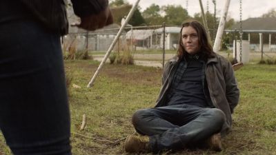 Why'd you keep them? - The Walking Dead: World Beyond