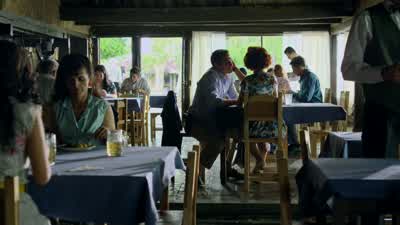 Finally, a romantic date. - Narcos