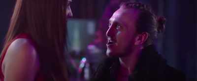Wild, yeah? How wild? Show me. - Jab Harry Met Sejal