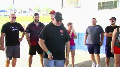 Wilhoit and Mr. Bowman
going at it. - Street Outlaws No Prep Kings Team Attack